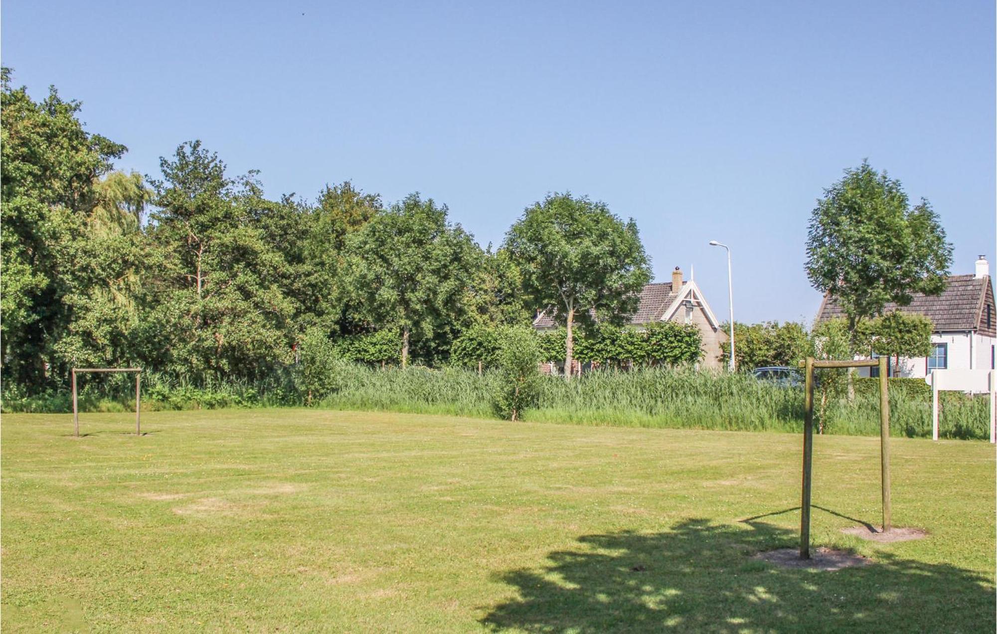 3 Bedroom Lovely Home In Zonnemaire エクステリア 写真